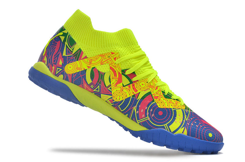 Chuteira Society Puma Future Ultimate TF Verde, Rosa e Azul "Energy Pack"