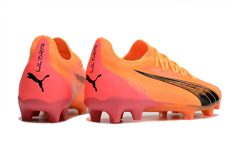 Chuteira Campo Puma Ultra Ultimate FG Laranja e Rosa "Forever Faster Pack"