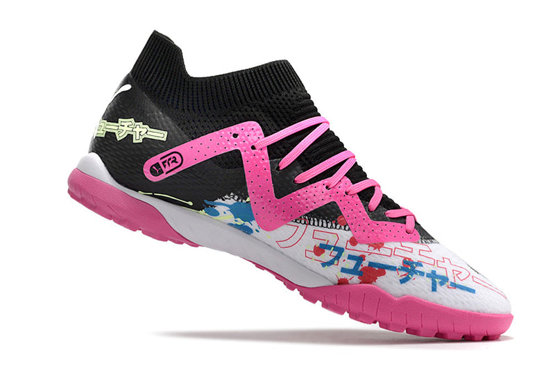 Chuteira Society Puma Future Ultimate TF Preta, Branca e Rosa "Powercat Tokyo Pack"