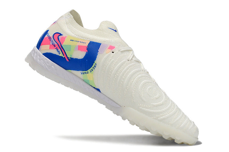 Chuteira Society Nike Phantom GX 2 Elite TF Branca, Azul e Rosa