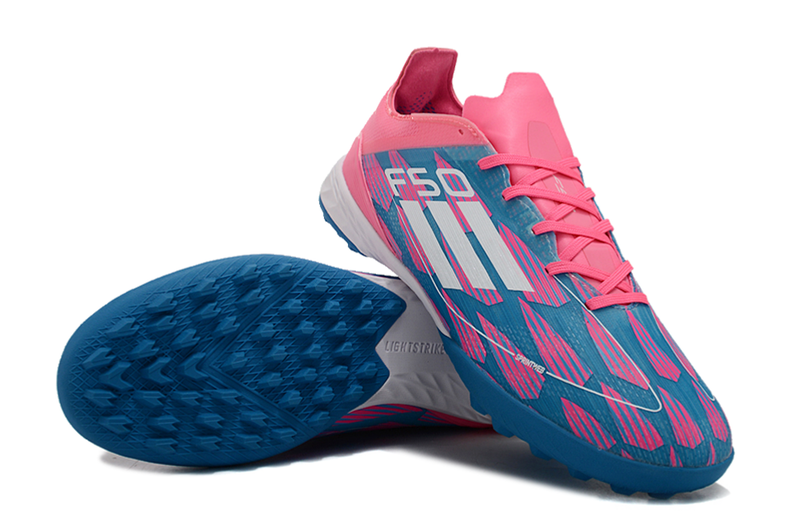 Chuteira Society Adidas F50 TF Azul e Rosa "Re-Emergence Pack"