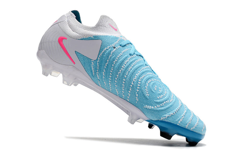 Chuteira Campo Nike Phantom GX 2 Elite FG Cinza, Azul e Rosa