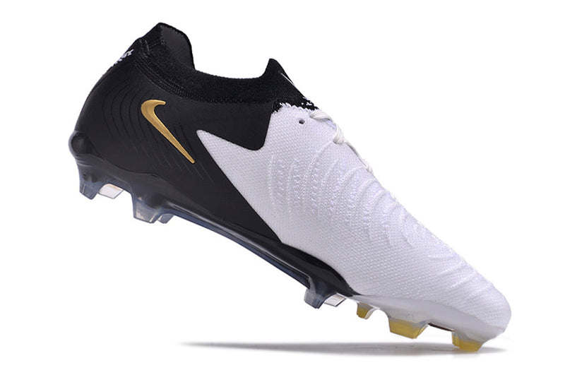 Chuteira Campo Nike Phantom GX 2 Elite FG Preta e Branca "Mad Ready Pack"