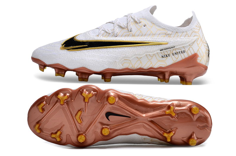 Chuteira Campo Nike Phantom GX Elite FG Branca e Dourada "United Golden Pack"