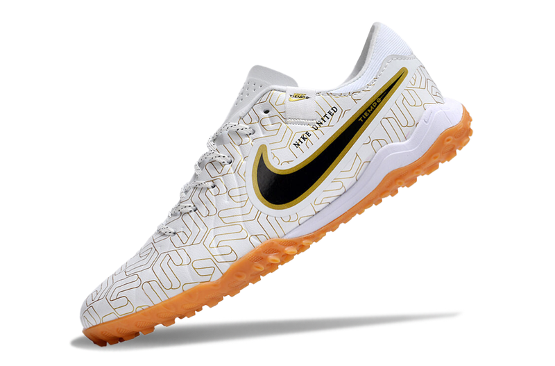 Chuteira Society Nike Tiempo Legend 10 Pro TF Branca e Dourada "United Golden Pack"