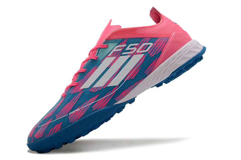 Chuteira Society Adidas F50 TF Azul e Rosa "Re-Emergence Pack"