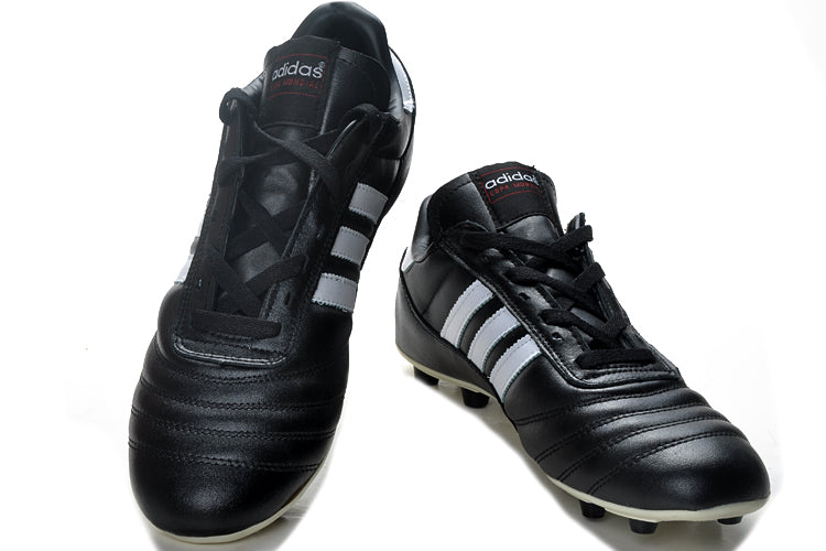 Chuteira Campo Adidas Copa Mundial FG Preta e Branca