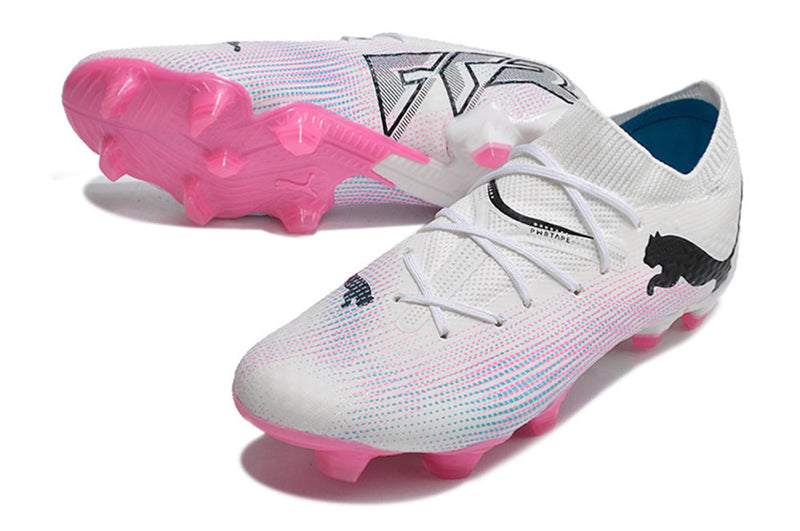 Chuteira Campo Puma Future 7 FG Branca e Rosa "Phenomenal Pack"