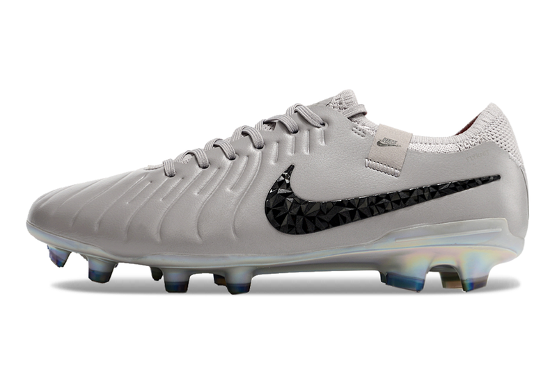 Chuteira Campo Nike Tiempo Legend 10 Elite FG Prata e Preto "Rising Gem Pack"