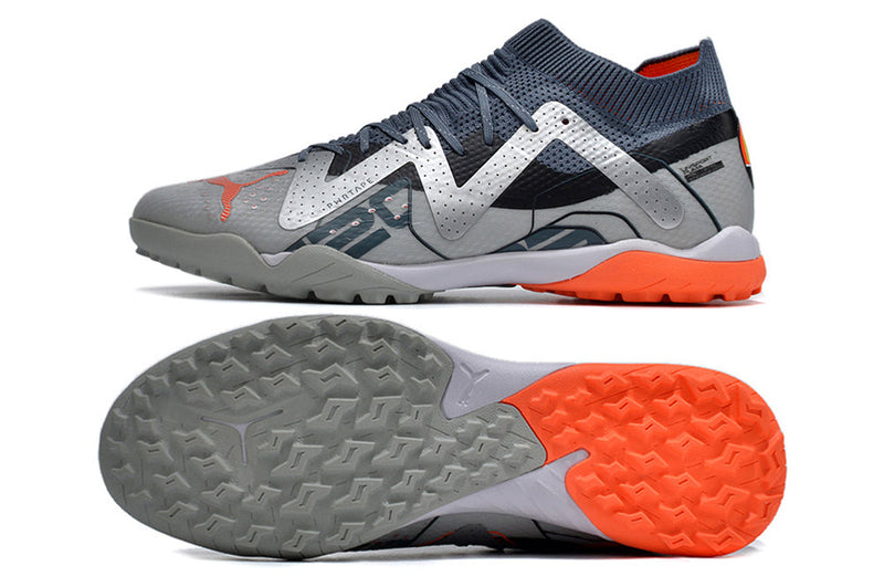 Chuteira Society Puma Future Ultimate TF Branca, Prata e Laranja "Astronaut Pack"