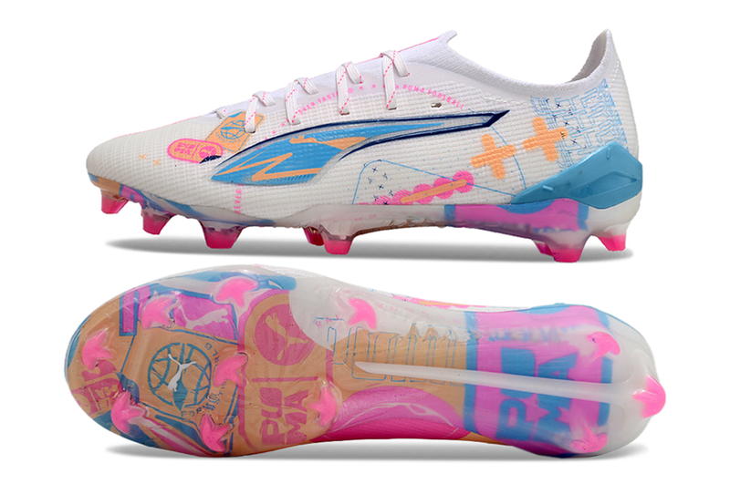 Chuteira Campo Puma Ultra 5 Ultimate FG Branca, Azul e Rosa "Volume Up' Pack"