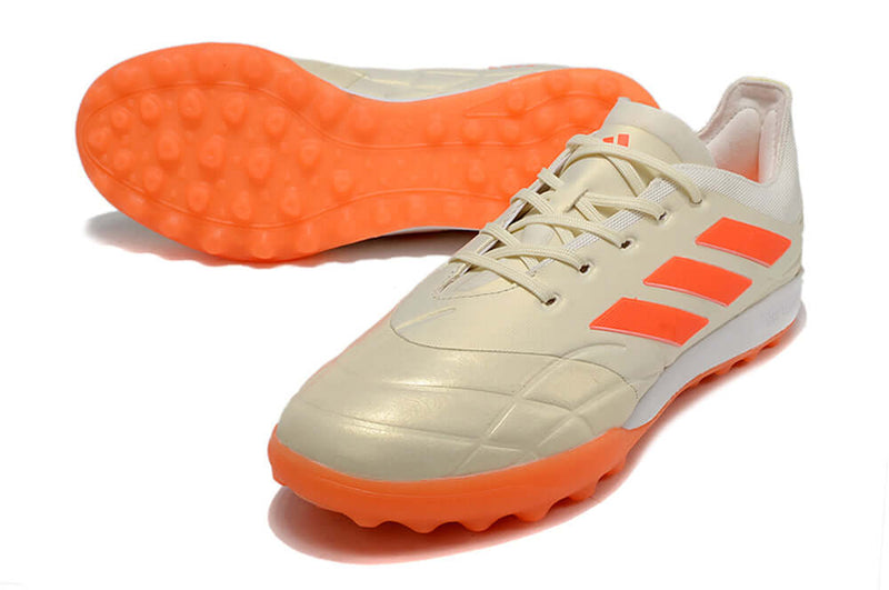 Chuteira Society Adidas Copa Pure.1 TF Bege e Laranja "Heatspawn Pack"